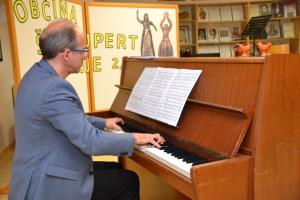 Praznik OStR, podelitev priznanj 2018, Zoltan Peter, ucitelj GS Trebnje, foto Lapego (11)